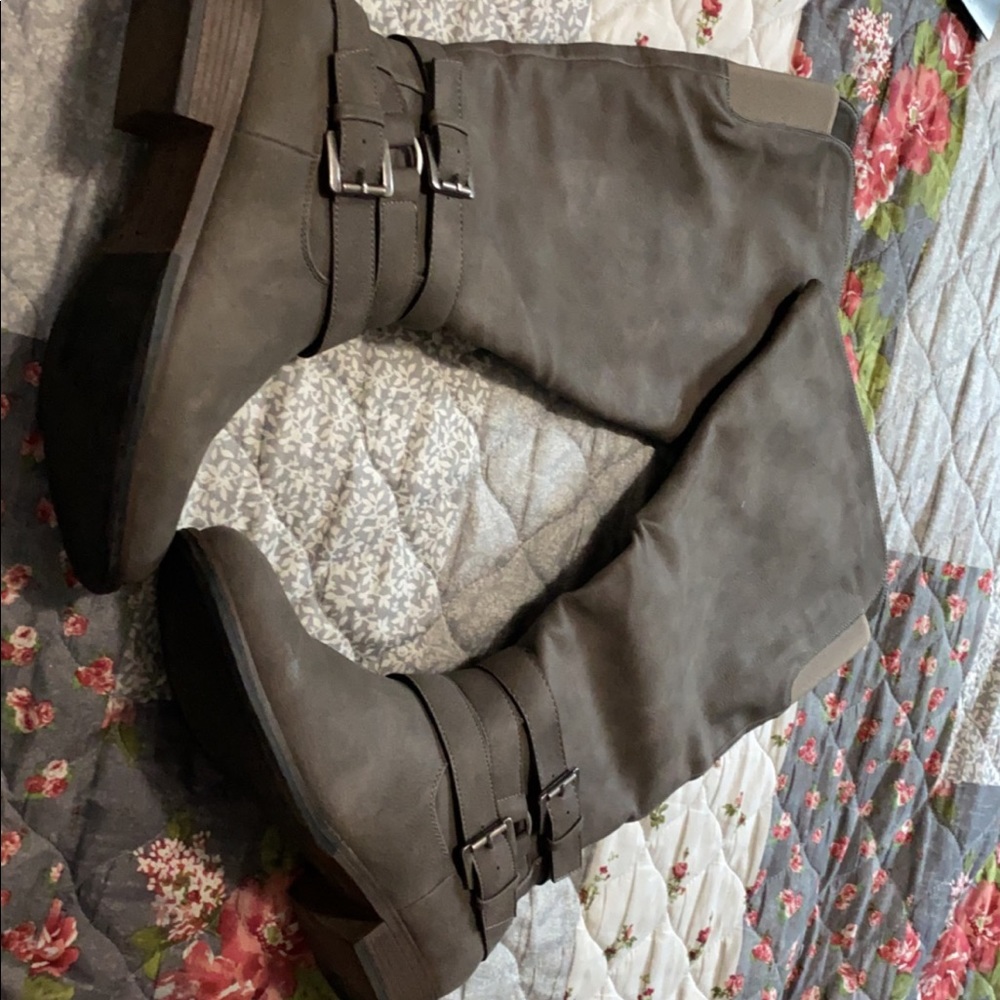 Maurices bots size 8.5 brand new
